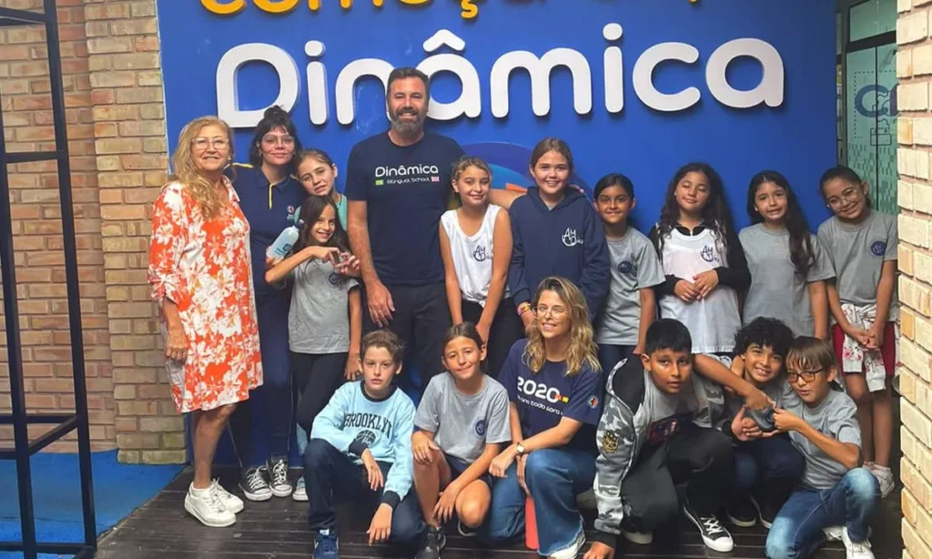 Make it better: Projeto social ensina inglês para alunos da rede pública